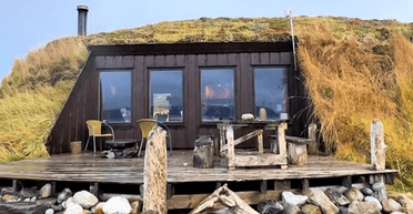 Украинка поселилась в отдаленном доме на краю континента: почему она там живет (фото)