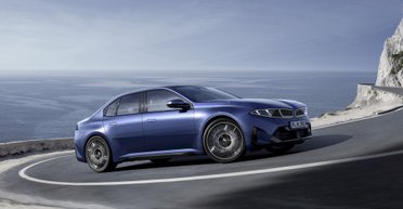 Електрична "трійка": новий електромобіль BMW перевершив Tesla Model 3 (фото, відео)