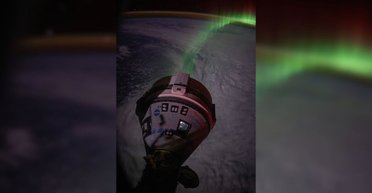 Возвращение Boeing Starliner с орбиты перенесли: показан корабль на фоне Земли (видео)