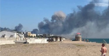 Ночные взрывы в Крыму: оккупационные власти полуострова говорят, что уничтожили безэкипажный катер