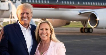 "Семейная" драма в MAGA: преданная фанатка Трампа уходит в отставку после ссоры с президентом США