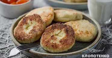 Рецепт идеальных сырников без муки: пышные и нежные