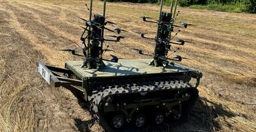 Може одночасно запускати кілька FPV-дронів: в Україні створили наземного робота-матку (фото)