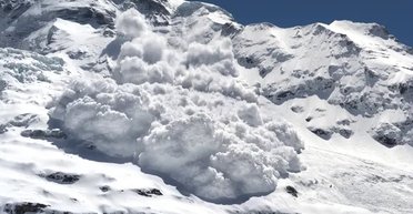 Сезон лавин: пять иностранцев и два гида погибли в Непале