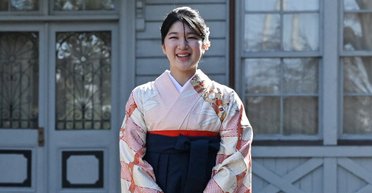 Принцесса Айко, единственный ребенок японского императора, закончила университет