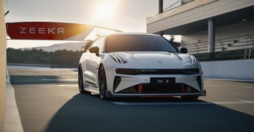 Geely та Volvo показали спортивний електромобіль із великим запасом ходу (фото)