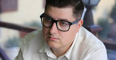 У меня нет цели стать паразитом и присосаться к театру, — режиссер Стас Жирков