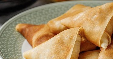 Налисники з м'ясом: рецепт універсальної та ситної закуски