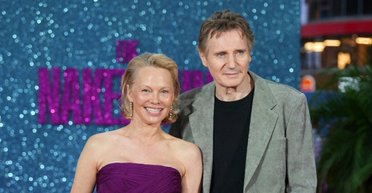 Покорила выпечкой: Памела Андерсон рассказала, как она заставила Лиама Нисона "влюбиться" в нее