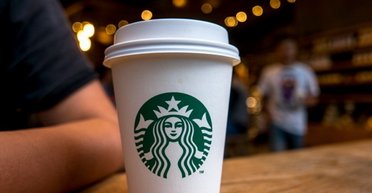 Виновата крышка: Starbucks заплатит 50 миллионов мужчине, который вылил горячий кофе на гениталии