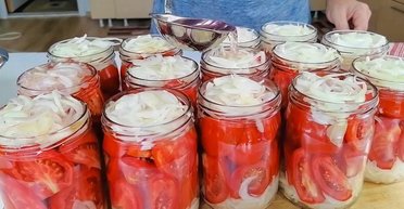 Такого вы еще не пробовали: оригинальный рецепт помидоров на зиму