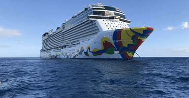 Втратив розум у морі: новий член екіпажу круїзного корабля кинувся з ножицями на людей