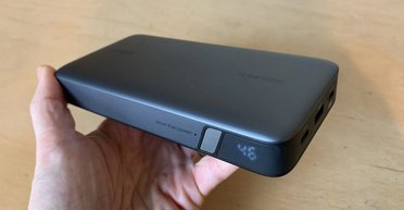 Можно работать без света: эксперт посоветовал мощный повербанк для ноутбука (фото)