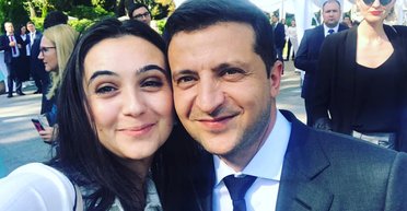 Колишня пресекретарка Зеленського натякнула йому, що він лишиться сам-один в Україні (відео)