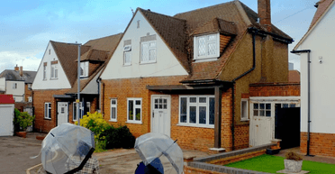 Жінка успадкувала розкішний будинок від родича, про якого вона навіть не знала (фото)