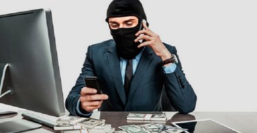 Женщину заставили прислать полмиллиона в плюшевом мишке для фальшивого спасения любимого (фото)