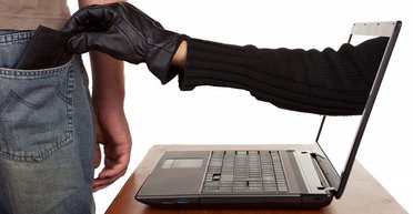 На фоне обострения геополитической угрозы может вырасти активность мошенников, — Нацбанк