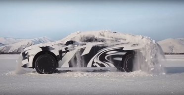 Новый китайский электромобиль способен очиститься от снега оригинальным способом (видео)