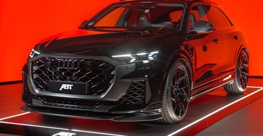 Понад 700 сил і яскравий дизайн: дебютував екстремальний заряджений кросовер Audi (фото)