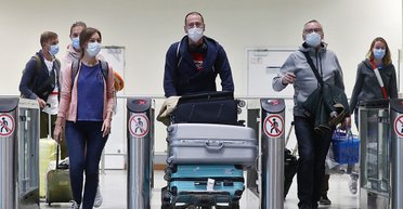 Ковід-профанація: як насправді дотримуються заходи безпеки на українських авіарейсах