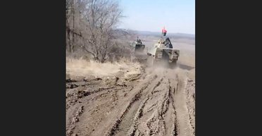 Це "провокація": у Польщі обурилися через прапори УПА на їхніх "Росомахах", які передали ЗСУ