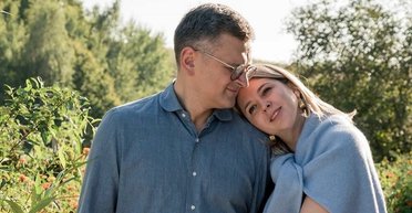 Девушка экс-министра предложила украинцам погреться вибраторами: все детали о скандале (фото)