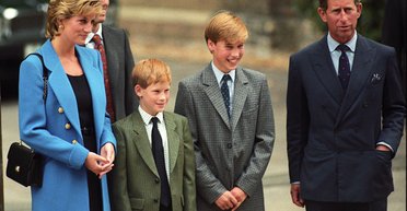 Вражда принцев Гарри и Уильяма: только одна женщина могла бы завершить эту "холодную войну"