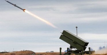 ЗСУ могли отримати далекобійні ракети AMRAAM-ER для ЗРК Nasams: яка їхня дальність (відео)