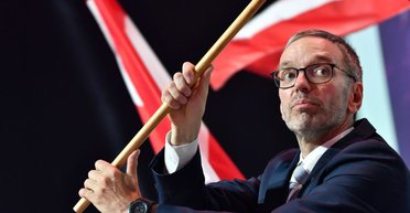 "Основана бывшими офицерами СС": в Австрии на выборах победила ультраправая партия, —  Politico