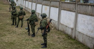 Росіяни активно окопуються вздовж узбережжя Євпаторії в очікуванні удару ЗСУ, — "АТЕШ"