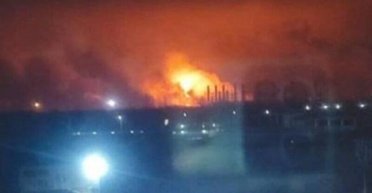 "Ледь вікна не вилетіли": в Орлі і Ставропольському краю РФ вибухи, палає великий хімзавод (відео)