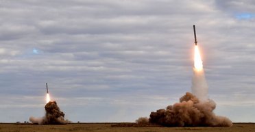 Росіяни можуть вдарити по Україні "Орешником": моніторингові канали попередили про загрозу