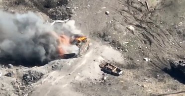 Дымили и горели: ВСУ показали уничтожение 20 танков РФ под Ивановским (видео)