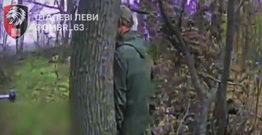 В ВСУ показали новую тактику оккупантов избежать удара дроном (видео)