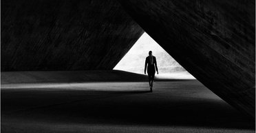 Убей нейтрала. Почему украинцы любят черно-белую картину мира