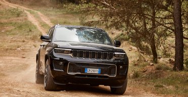 На украинский рынок выходит новый Jeep Grand Cherokee: подробности и цены (фото)