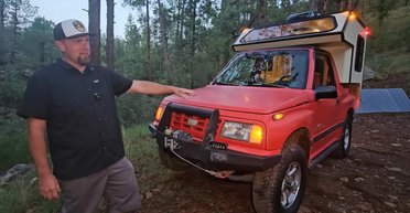 Старый Suzuki Vitara 90-х превратили в миниатюрный внедорожный дом на колесах (видео)