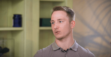 "Холостяк" Терен здивував розповіддю про інтим з дівчатами на шоу й після нього (відео)