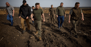 "Россияне должны видеть, что мы готовы": Зеленский проинспектировал фортификации в Харьковской области (фото)