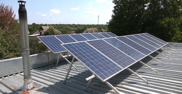 Солнечные панели помогают экономить: украинец платит за электричество лишь 4 месяца в году