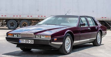 Футуристический звездолет: на продажу выставили самое оригинальное авто 80-х (фото)