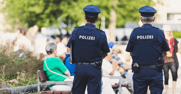 Вдарили двічі: у Німеччині з ножем напали на українського підлітка