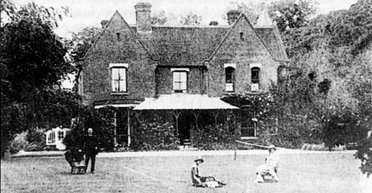 Самый паранормальный дом в Британии: поместье священника стало местом паломничества туристов и призраков