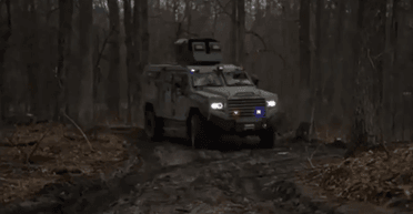 "Урятують тисячі життів наших солдатів": Резніков показав канадські бронемашини Senator (відео)