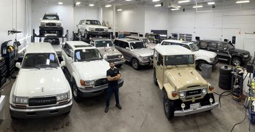 Американец за год собрал коллекцию из 24 Toyota Land Cruiser (видео)