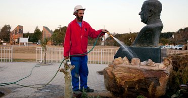 "Никакого расизма": где находится город только для белых христиан (видео)