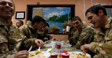 Индекс пиццы Пентагона и лобстеров в армии США: как еда показывает, что США готовятся к войне