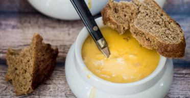 Секрети німецької кухні: незвичайний пивний суп із гірчицею та вершками