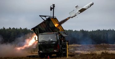 Китай посилено працює над захистом від дронів-камікадзе: яку зброю використовуватиме