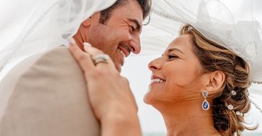 Новий тренд 2025 року: наречена показала ідею для "найкращого у світі" весільного фото